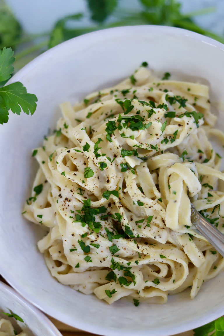 Fettuccine Pasta With Cauliflower Garlic Cream Sauce - Slice of Jess